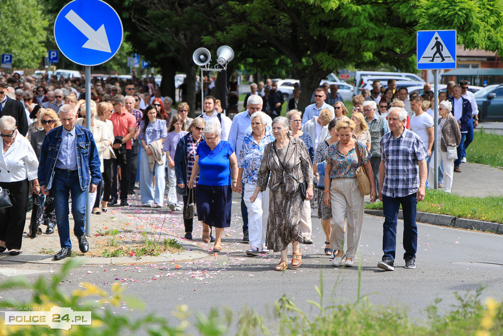 Procesja Bożego Ciała w parafii pw. św. Kazimierza w Policach