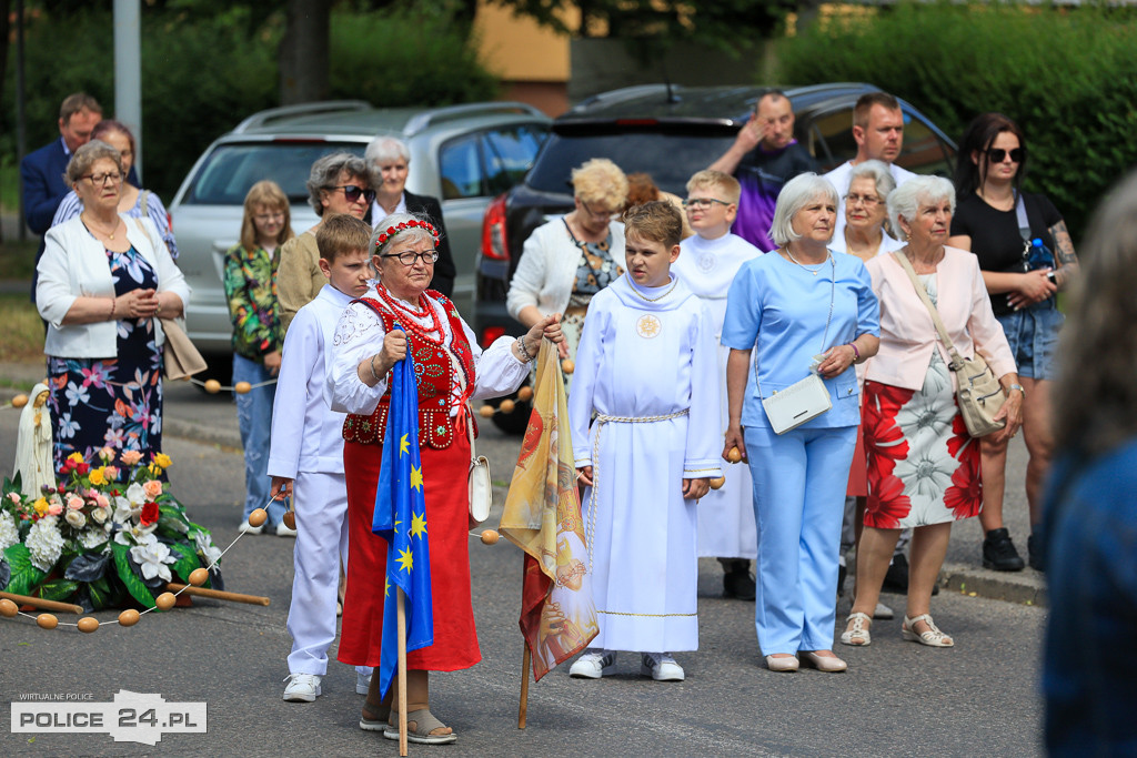 Procesja Bożego Ciała w parafii pw. św. Kazimierza w Policach