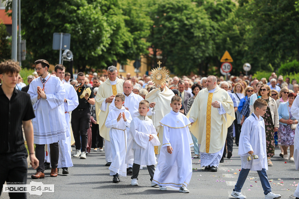 Procesja Bożego Ciała w parafii pw. św. Kazimierza w Policach