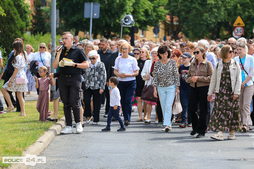 Procesja Bożego Ciała w parafii pw. św. Kazimierza w Policach