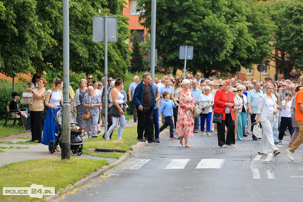 Procesja Bożego Ciała w parafii pw. św. Kazimierza w Policach
