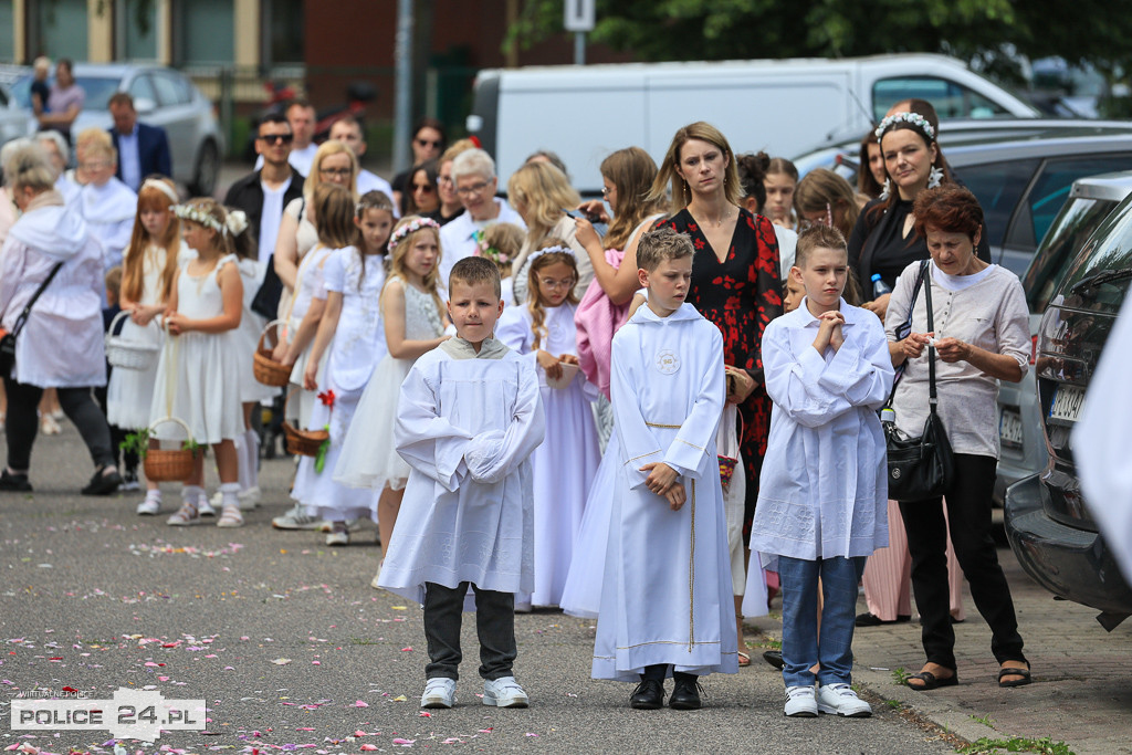 Procesja Bożego Ciała w parafii pw. św. Kazimierza w Policach
