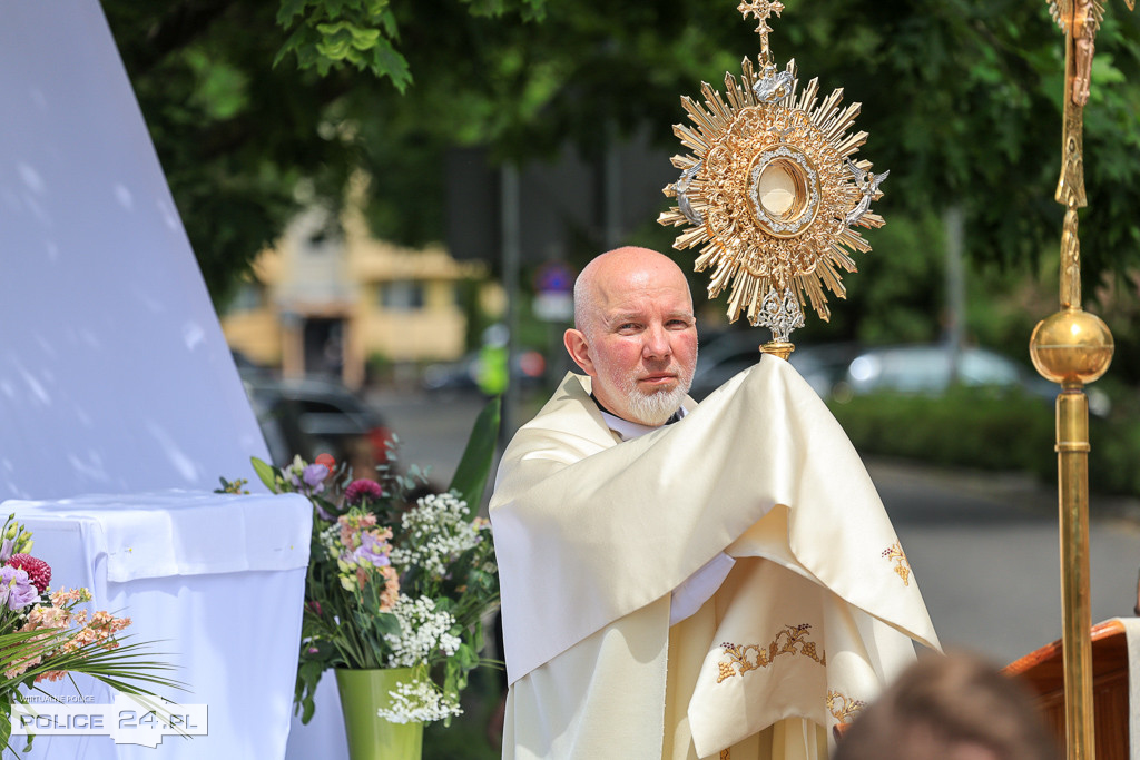 Procesja Bożego Ciała w parafii pw. św. Kazimierza w Policach