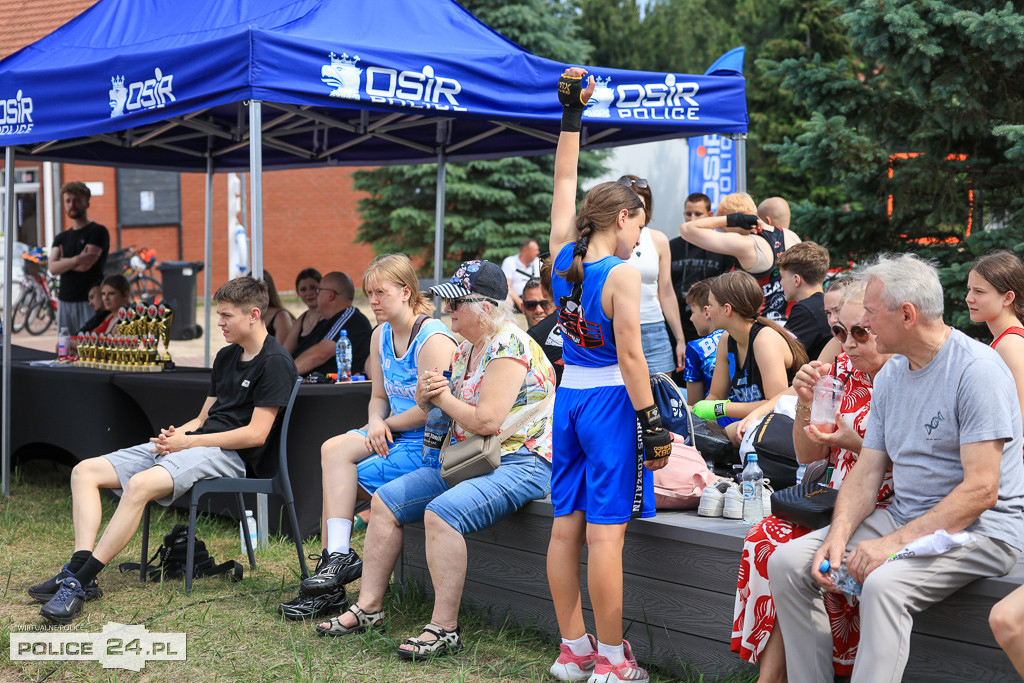 Boks Przeciwko Uzależnieniom w Trzebieży