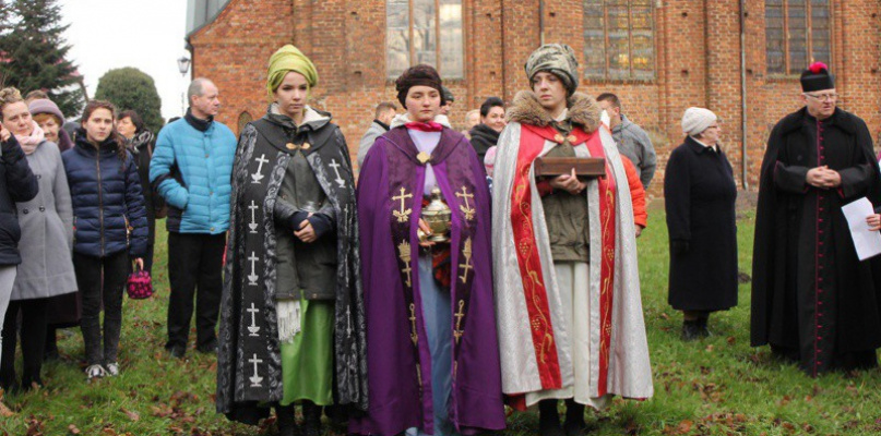 Orszak Trzech Króli w Policach-Jasienicy [foto/wideo]