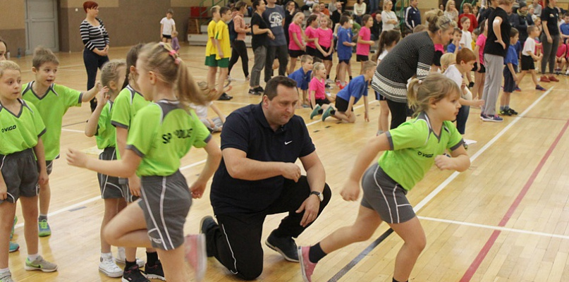 Turniej Gier i Zabaw Ruchowych dla uczniów Szkół Podstawowych [foto/wideo]