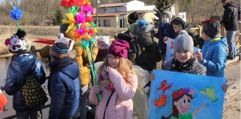 Dzieci ze Szkoły Podstawowej nr 1 pożegnały Zimę [foto/wideo]
