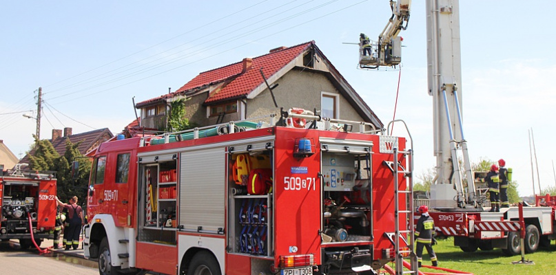 Pożar w budynku jednorodzinnym w Trzebieży [foto/wideo]