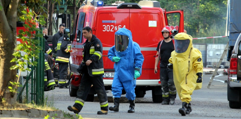 Pożar na terenie hurtowni chemicznej [foto]