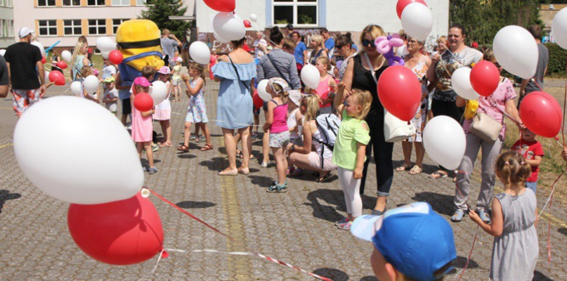 Biało-czerwone balony w setną rocznicę odzyskania niepodległości [foto]