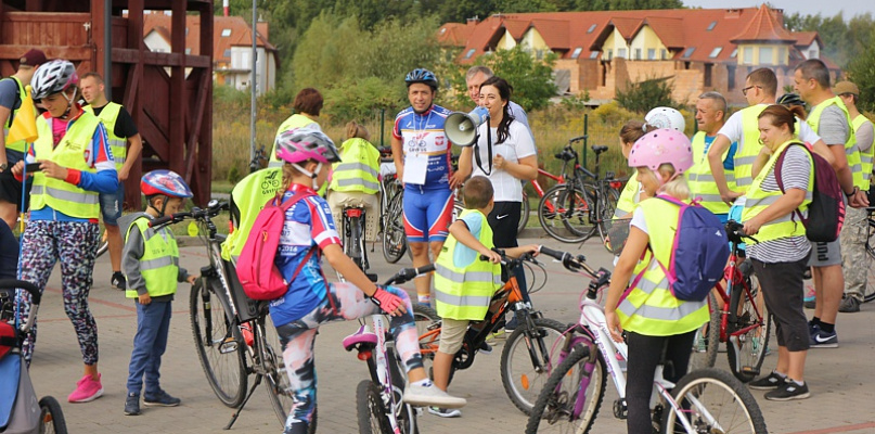 Rodzinny rajd rowerowy w Mierzynie [zdjęcia]