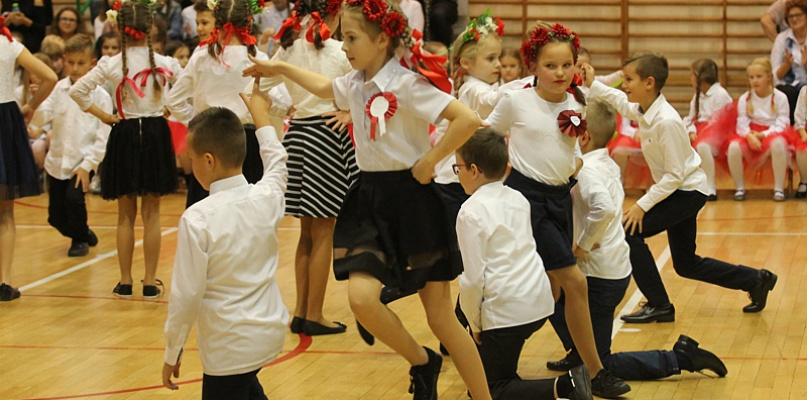 Wieczornica dla Niepodległej w SP 8 [foto]