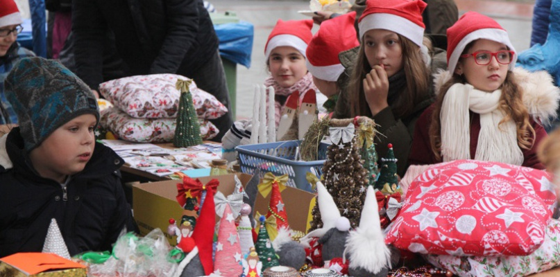Jarmark Bożonarodzeniowy i Noworoczny w Nowym Warpnie [foto]