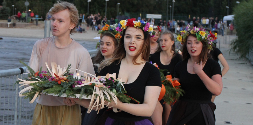 Noc Świętojańska na trzebieskiej plaży [foto/wideo]