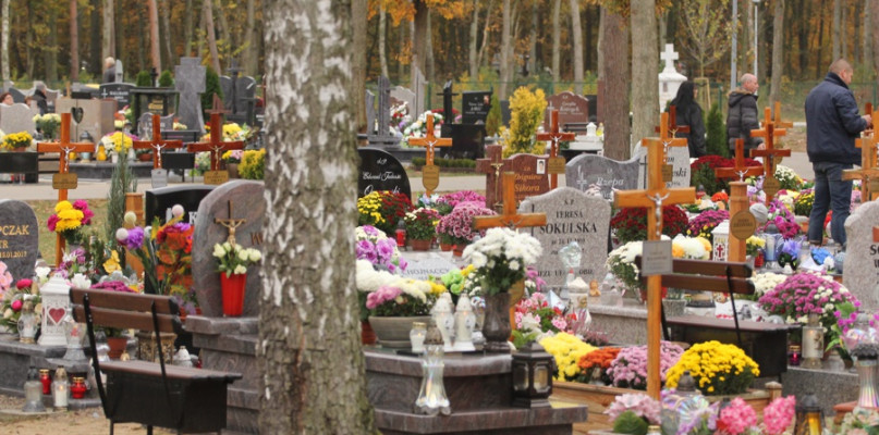 Cmentarz w Policach otwarty dłużej
