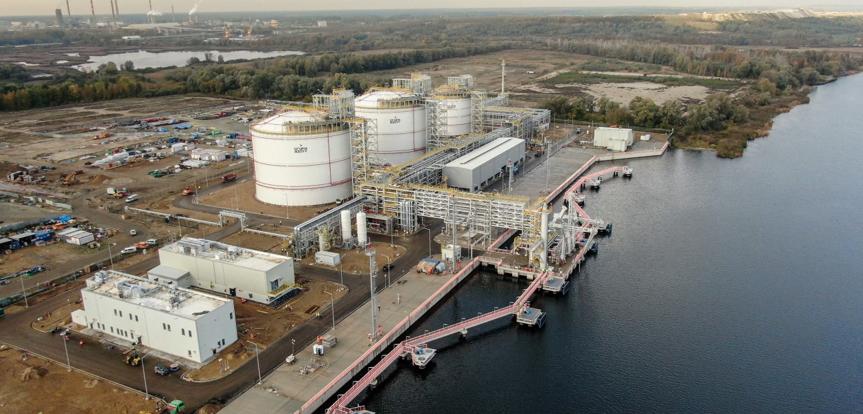 Foto. Grupa Azoty Polyolefins S.A. Morski Terminal Gazowy w Policach