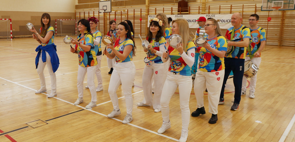 Piłkarskie zmagania oldbojów poprzedził występ Bateria de Samba Bloco Pomerania