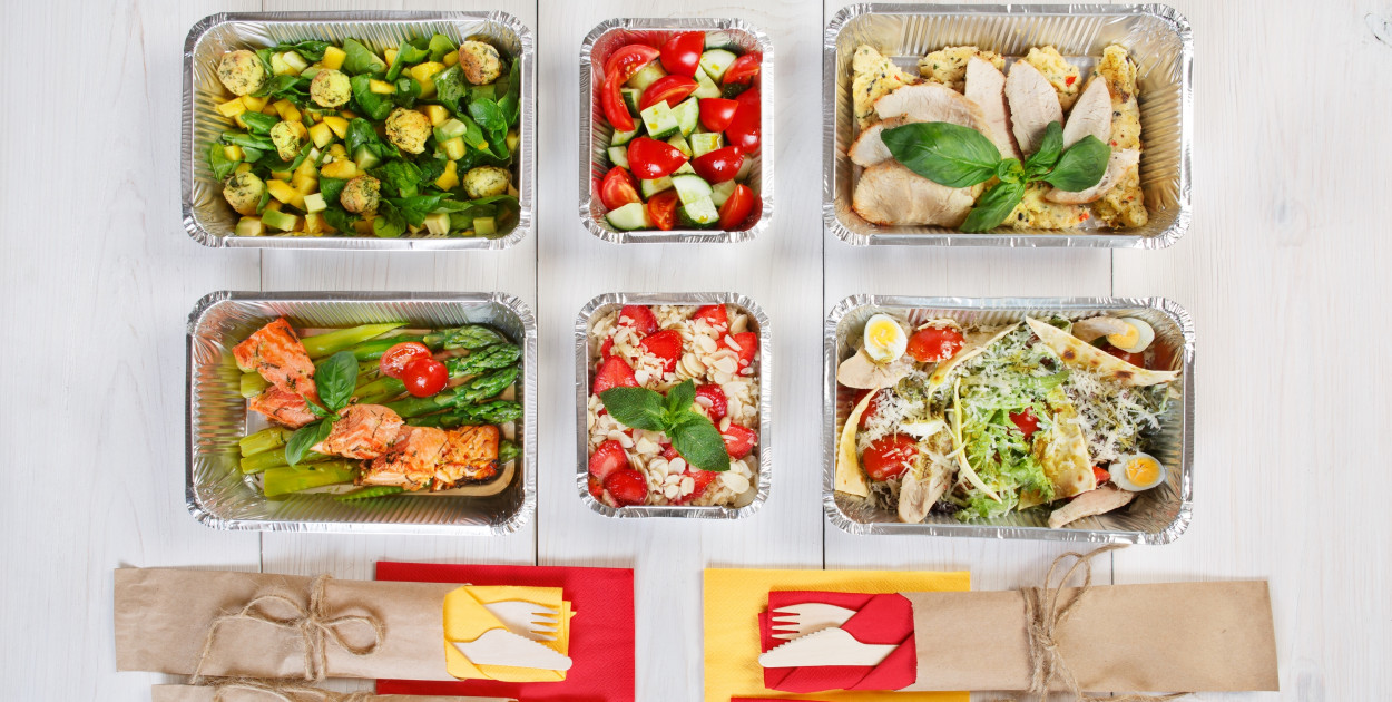 Dieta pudełkowa 2500 kcal? Zobacz catering 2500 kalorii w FitApetit