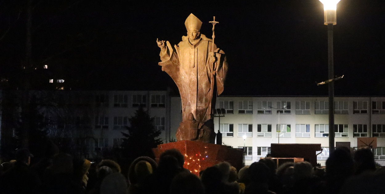 Police. Rocznica śmierci Jana Pawła II 