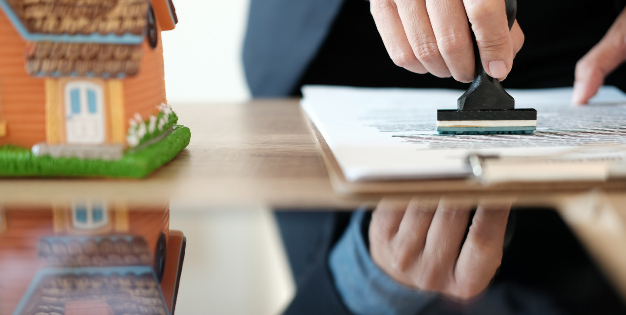 Jak biuro nieruchomości może pomóc w szybkiej sprzedaży mieszkania?