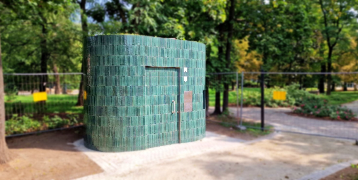 Toalety publiczne w miastach – jak połączyć funkcjonalność z estetyką?