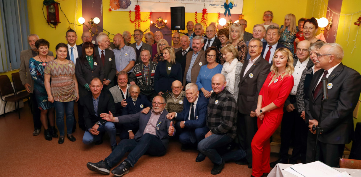 Na zdjęciu: uczestnicy uroczystości jubileuszu 20-lecia S.E. "Łarpia"