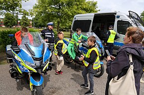 Dzień Dziecka ze służbami mundurowymi-2727
