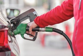 Ceny paliw. Kierowcy nie odczują zmian, eksperci mówią o "napiętej sytuacji"-12703