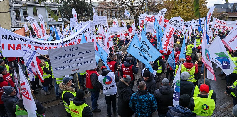 Protest przeciwko importowi nawozów i zwolnieniom w Zakładach Chemicznych "Police" - 15716