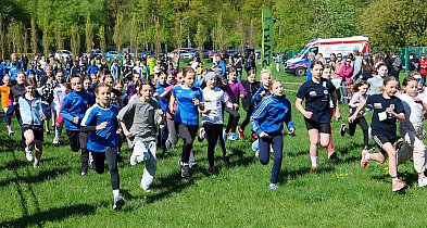 Ostatnia edycja Szkolnej Ligi Biegów Przełajowych 2024/2025 w Policach [foto]-17718