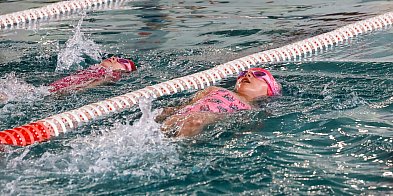 VIII Mistrzostwa Polic w Pływaniu: sport i pomoc dla Lilki Krępeć [foto]-18061