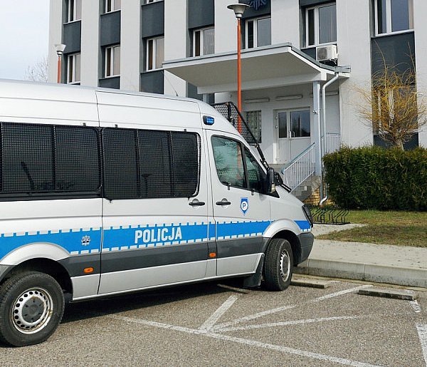 Czworonożny funkcjonariusz Policji odnalazł zaginionego 21- latka-18552