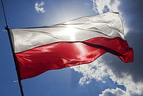 Flaga i hymn na nowo? Rząd chce korekty przepisów dot. symboli narodowych-18718