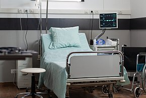 Lek wycofany z powodu zanieczyszczeń. W środku znaleziono fragmenty szkła-19992