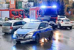 Zderzenie dwóch aut na skrzyżowaniu Asfaltowa-Piłsudskiego w Policach [akt.]-20042
