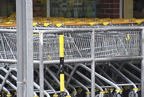 Czy 1 listopada zrobisz zakupy? Ten weekend zaskoczy wielu klientów-20077