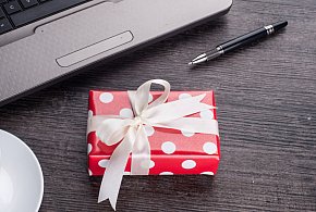 Świąteczna paczka może stać się problemem. Skarbówka patrzy z ukrycia-20429