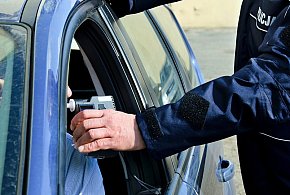 Pijany 52-latek złapany za kółkiem! Jechał bez uprawnień i badań technicznych-20481