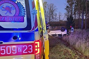 Dachowanie auta na DW114 koło Brzózek-20757