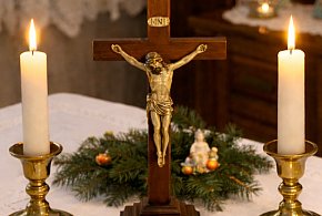 Czego absolutnie nie robić podczas kolędy? Tak nie przyjmuje się księdza-21031