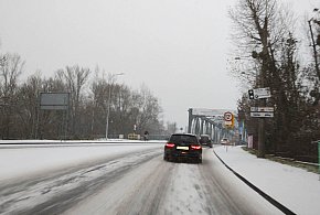 Poważne zagrożenie na drogach. Kierowcy często o tym zapominają-21193