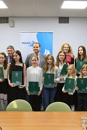 Stypendia dla młodych artystek-2995