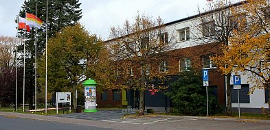 4 listopada Urząd Miejski w Policach czynny od godz. 10.30-20108