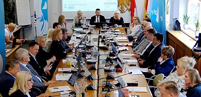 Koniec z nocną sprzedażą alkoholu w Gminie Police. Radni zdecydowali