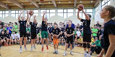 SP 8 najlepsza w Turnieju Gier i Zabaw o Puchar Burmistrza Polic