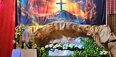 W Wielką Sobotę nie ma mszy; Wigilia Paschalna należy do Niedzieli...