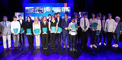 Nagrody dla laureatów konkursów przedmiotowych w gminie Police
