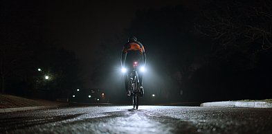 Bezpieczna jazda nocą: lampki rowerowe dobrane z głową-20382