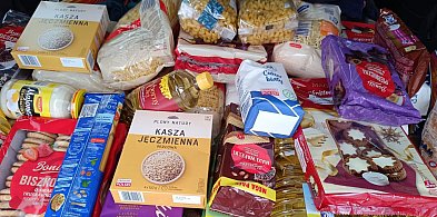 1730 kg żywności zebrano dla potrzebujących w Powiecie Polickim-20496