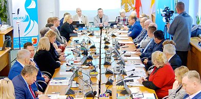 Nocna sprzedaż alkoholu w Policach. Uchwała wycofana